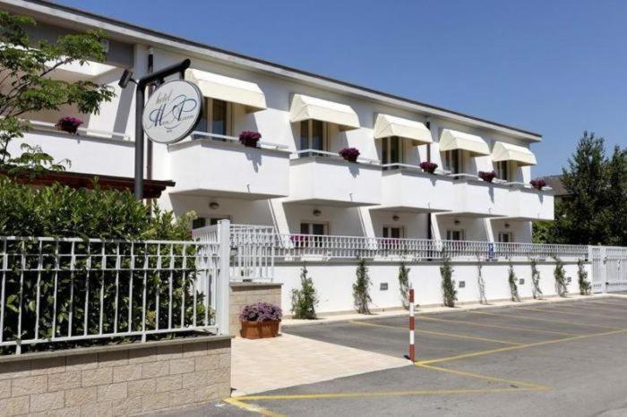 Hotel Mare Azzurro Terracina Bagian luar foto