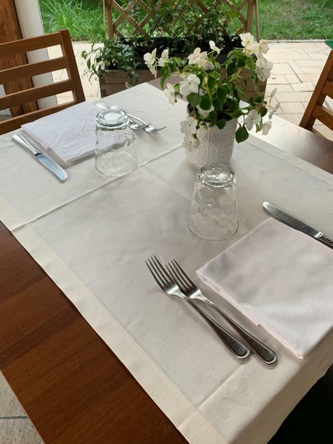 Hotel Mare Azzurro Terracina Bagian luar foto